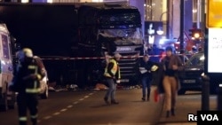 柏林圣诞市场附近的卡车