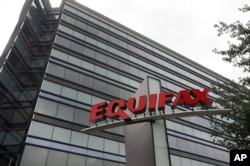 易传真在亚特兰大的办公楼(2012年7月21日，资料图片)