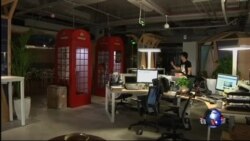 北京民营公司职员睡办公室拼搏成常态