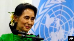 နိုင်ငံတော်အတိုင်ပင်ခံပုဂ္ဂိုလ် ဒေါ်အောင်ဆန်းစုကြည်