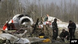 Rusiya qəzaya uğramış Polşa təyyarəsinin pilotları və dispetçer məntəqəsi arasında danışıqların yazısını açıqlayıb