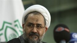 روز یکشنبه، مصلحی اعلام کرد استعفا می دهد و احمدی نژاد آن را پذیرفت