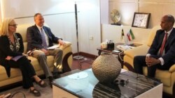 ናይ ኣሜሪካ ኣምባሳደር ኣብ ኢትዮጵያን ፕረዚደንት ክልል ሶማልን ምስ ተማሃሮ ዩኒቨርሲቲ ጂጂጋ ተራኺቦም