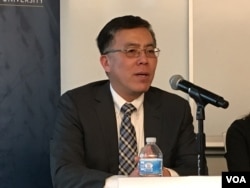 美国绮色佳大学文理学院院长、政治学教授王维正（美国之音钟辰芳拍摄）