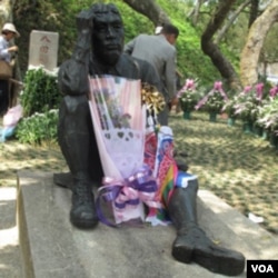 台南乌山头水库库区的日本水利工程师八田与一坐像 。2017年4月16日，坐像被遭“斩首”。（申华 拍摄）