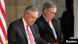 Harry Reid dan Democrat shugaban masu rinjaye a majalisar dattabai da Mitch McConnell dan Republican shugaban marasa rinjaye