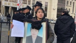 2018年12月28日，李宁被禁止进入山东蓬莱市法院听取李淑莲案重审判决。(李宁提供)