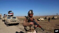 部署在摩苏尔东部的伊拉克政府军士兵。（2017年1月24日）