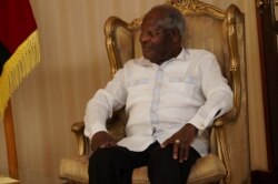 Malawi's Former President Bakili Muluzi offered to help quell the current political impasse but protest organisers have reject his call to suspend the demonstrations. (L. Masina for VOA)