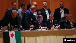 Angoota Dewan Oposisi Suriah saat menghadiri pertemuan di Kordoba n Cordoba, Selatan Spanyol, 10 Januari 2014 (Foto: dok).