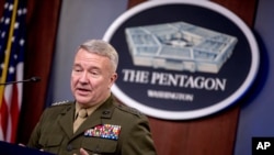 ژنرال مکنزی، فرمانده سنتکام