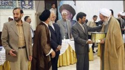 تلاش دولت احمدی نژاد «برای خرید» ائمه جمعه در آستانه انتخابات مجلس