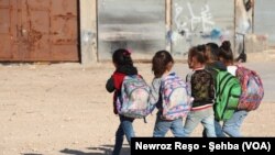 Li Ser Rêyên Dijwar, Zarokên Efrînî Xwendina Xwe Didomînin
