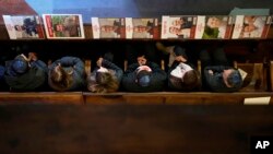 مراسم بستگان و آشنایان چند گروگان اسرائیلی در لیسبون پرتغال