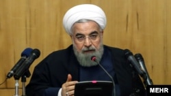 حسن روحانی رئیس جمهوری ایران در نشست هیات دولت در تهران - ۵ اسفند ۱۳۹۴ 