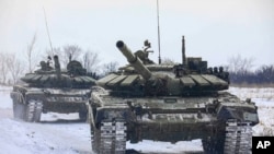 俄罗斯坦克参加演习。（俄罗斯国防部2022年2月14日）