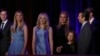 Le président élu Donald Trump, à gauche, accompagné de sa famille, lors de la soirée électorale à New York, le 9 novembre 2016.