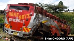 Basi lililoharibika baada ya kupinduka kwenye ajali ya Kericho, magharibi ya Kenya, Octoba 10, 2018.