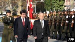 حیدر العبادی و احمد داوود اوغلو نخست وزیران عراق و ترکیه