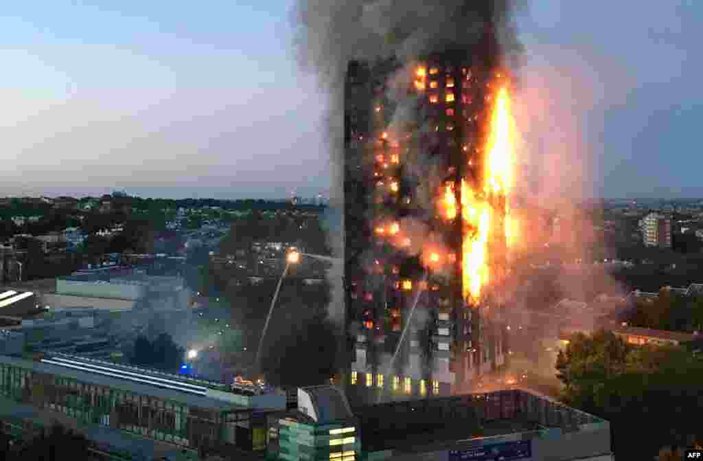 Gedung apartemen berlanti 27 dengan 120 unit apartemen terbakar di London barat dan menewaskan sedikitnya 6 orang.