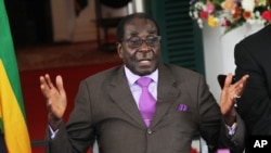 Presiden Zimbabwe Robert Mugabe ingin memastikan kehendak rakyat mengenai konstitusi, dan mengumumkan penyelenggaraan referendum konstitusi, 16 Maret mendatang (Foto: dok). 