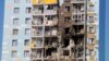 ภาพความเสียหายของอาคารที่พักอาศัย หลังการโจมตีด้วยโดรนของยูเครน ในราเมนสโคเย ชานกรุงมอสโก 10 ก.ย. 2024 (AP Photo)