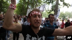 6일에도 터키 이스탄불 게지공원에서 반정부시위가 벌어졌다.