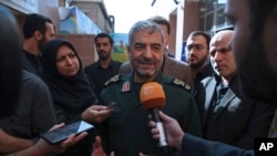 伊朗伊斯兰革命卫队总指挥官穆罕默德·阿里·贾法里在德黑兰对记者讲话。（2017年10月31日）