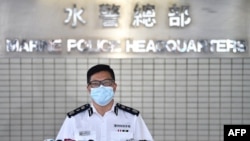 香港警务处处长邓炳强在水警总部对媒体讲话。（2020年8月27日）