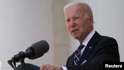 조 바이든 미국 대통령이 30일 워싱턴 DC 인근 알링턴 국립묘지에서 열린 메모리얼 데이 기념식에서 연설했다.