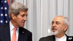 جان کری وزیر خارجه ایالات متحده (چپ) و محمدجواد ظریف وزیر امور خارجه ایران - آرشیو