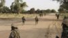 Des soldats nigériens en patrouille à la frontière.