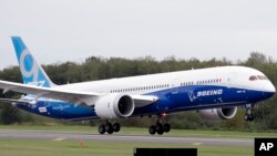 به نوشته وال استریت جورنال، مذاکره بوئینگ با ایران چراغ سبزی است به شرکت‌های فناوری و صنعتی سراسر جهان برای همکاری با تهران.