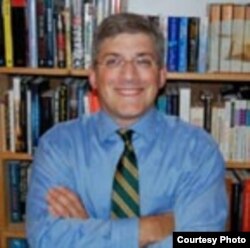 斯基德摩尔学院教授戴维•内森