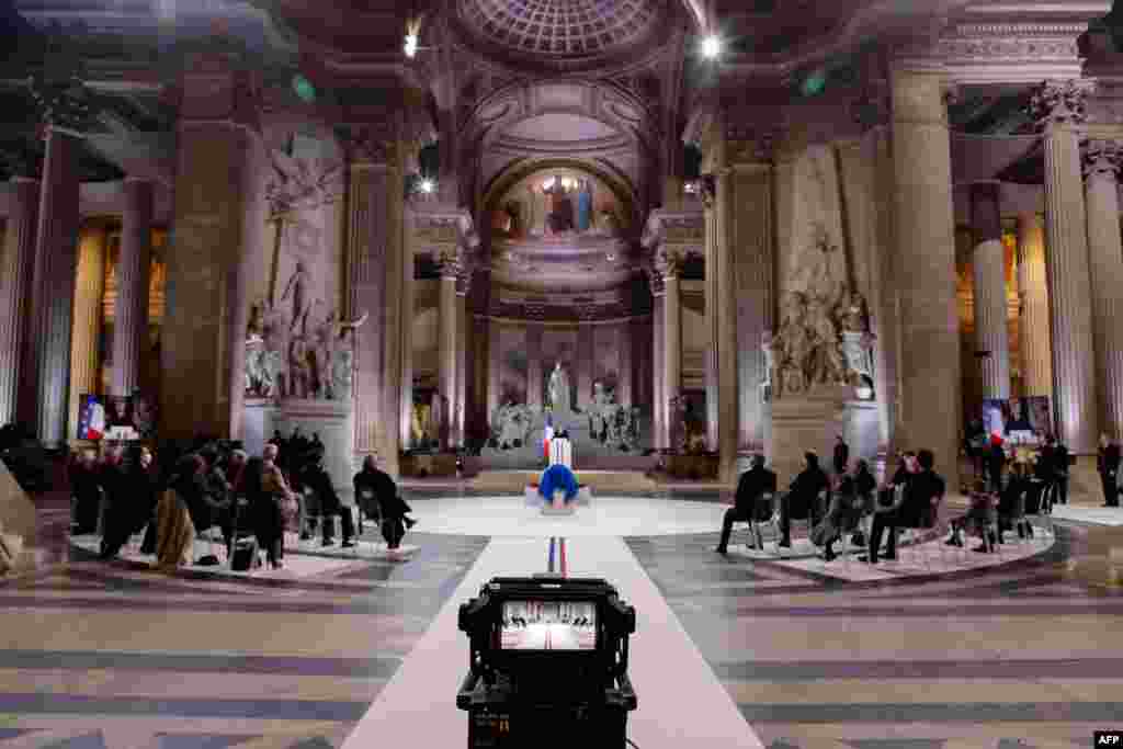 에마뉘엘 마크롱 프랑스 대통령이 파리의 팡테옹 국립묘지에서 열린 1차 세계대전 종전 기념식에서 연설했다.