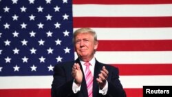 美国共和党总统候选人唐纳德·川普在美国维吉尼亚州的竞选大会上（2016年8月20日）