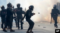 เจ้าหน้าที่ความมั่นคงปากีสถานใช้เเก๊สน้ำตาวสลายฝูงชน 26 พ.ย. 2024