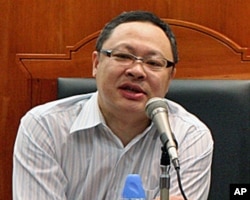 戴耀庭称守望教会与当局有共存的中间灰色地带