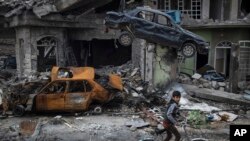 مردم موصل برای نجات جان خود شهر را ترک کرده اند 