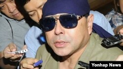 기자회견을하는 김정일 전속 요리사였던 일본인 후지모토 겐지 