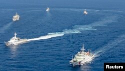 10일 일본 해상보안청 순시선과 중국 해경선이 센카쿠 주변 해역에서 대치했다.