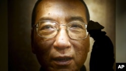 Pembangkang China, Liu Xiaobo (foto: dok). Harian resmi Partai Komunis China menuduh Barat menggunakan kasus Liu untuk menentang kedaulatan pengadilan China. 