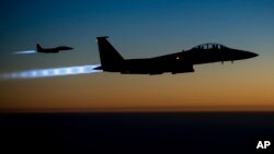 عربستان سعودی از هفتۀ گذشته به اینسو حملات هوایی را بر مواضع شیعیان حوثی در یمن آغاز کرده است