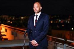 2021年4月26日挪威挪威导演安德斯·汉默在奥斯卡颁奖典礼上