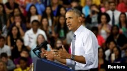 바락 오바마 미국 대통령이 1일 인디애나주 엘크하트의 콩코드 커뮤니티 고등학교에서 경제 현황에 대한 견해를 밝히고 있다.