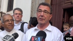 美国国防部长卡特在印度对记者讲话（2016年4月10日）