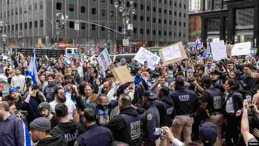 Maandamano ya kuunga mkono Israel yafanyika Manhattan, New York siku ya Jumapili, siku ya pili baada ya kundi la wanamgambo la Hamas kishambulia Israel.
