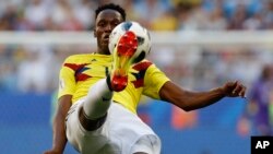 El jugador Jerry Mina dio el triunfo a Colombia con un gol de cabeza con lo que pasó a la segunda ronda de eliminatorias en el Mundial Rusia 2018.