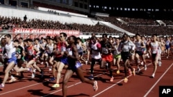 지난 4월 제26차 평양 마라톤 대회에 출전한 선수들. (자료사진)