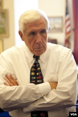 沃尔夫议员(资料照)